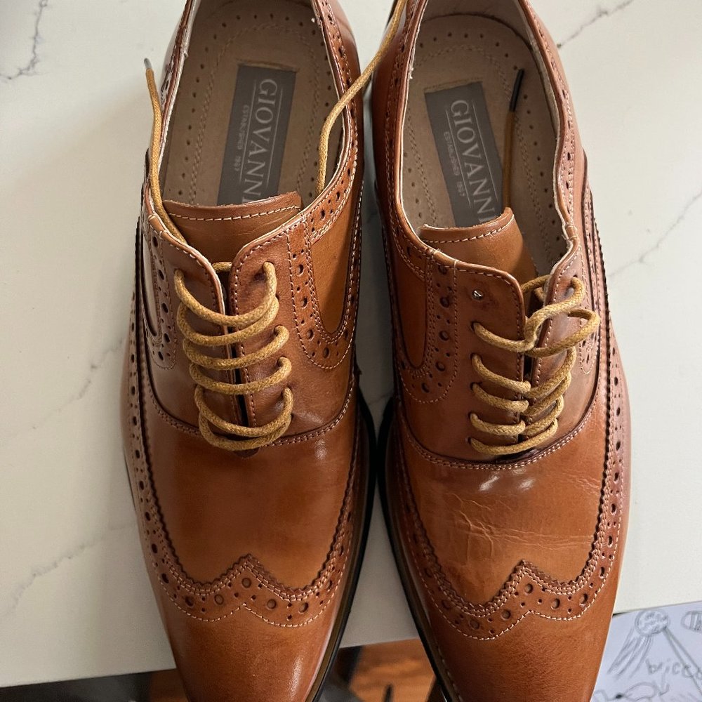 Giovanni Size 8 Dress Shoes